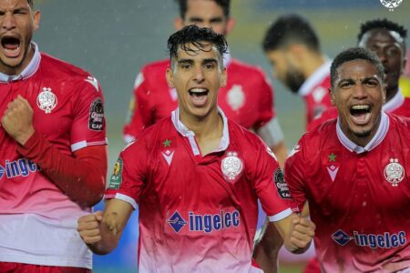 في مباراة تأكيد الصدارة يواجه الوداد البيضاوي فريق حوريا كوناكري الغيني