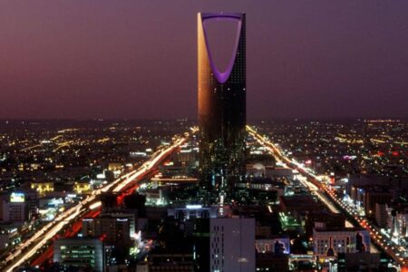 إلغاء نظام الكفيل بالسعودية يدخل حيز التنفيذ..