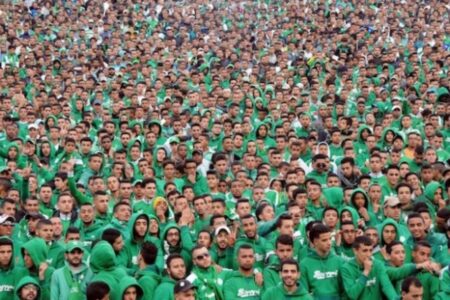 جماهير الرجاء البيضاوي تنعش خزينة الفريق