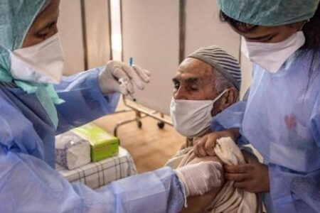 (كوفيد-19).. عدد المتلقين للجرعة الأولى من اللقاح يتجاوز عتبة 5 ملايين مستفيد