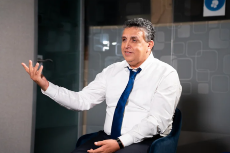 قيادات البام غاضبة من وهبي وتقرر تجميد مهامها في تدبير الانتخابات إحتجاجا على مهاجمة حزب أخنوش