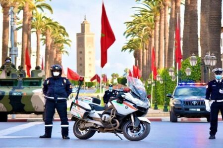 سلطات العاصمة تمنع التجمهر وتدعو إلى الالتزام بالتدابير الصحية