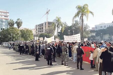 مدينة القنيطرة على صفيح ساخن والسكان يحملون مسؤولية فوضى النقل للرباح