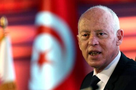 تونس.. قيس سعيد يقيل المشيشي ويجمد مجلس النواب