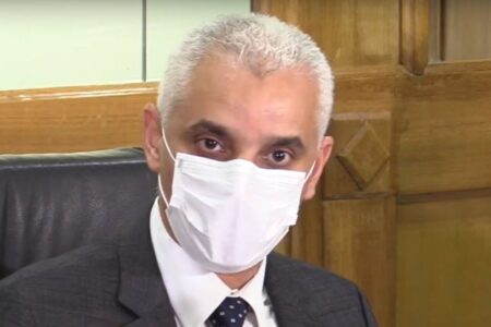 وزير الصحة يحذر من انتكاسة والوضع “مقلق للغاية”