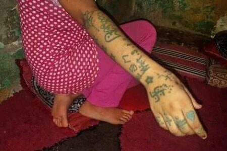تطورات في ملف”فتاة الوشم”، ضحية الاغتصاب الجماعي