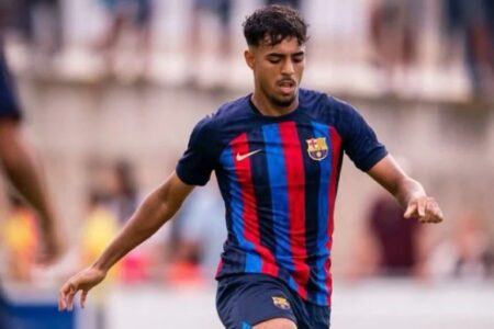 اللاعب المغربي شادي رياض يعود الى فريق برشلونة الإسباني
