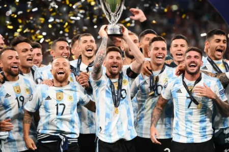 كأس العالم: صراع ينتهي بالأرجنتين حاملة للقب..