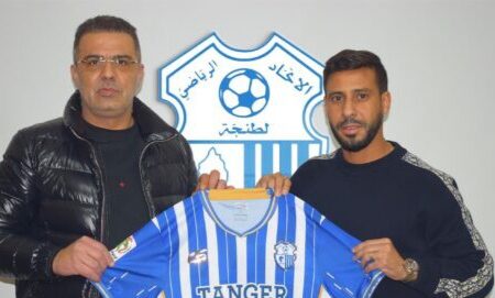 محسن متولي يتعاقد مع اتحاد طنجة إلى نهاية الموسم..