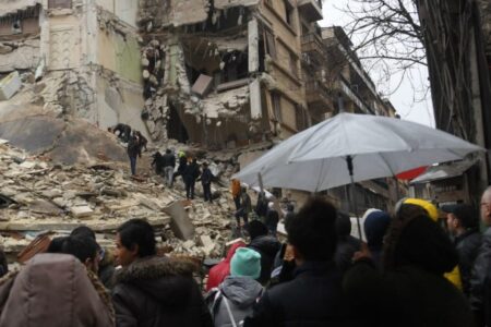 عدد المتضررين من زلزال تركيا وسوريا قد يصل إلى 23 مليونا
