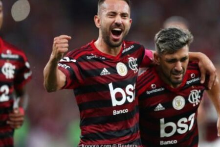 الفلامنغو البرازيلي يحل في المركز الثالث بعد فوزه على الأهلي المصري بأربعة أهداف مقابل اثنين..