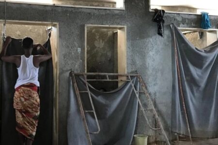 السجناء والعالقين المغاربة بليبيا.. لاحديث عن مصيرهم عقب استقبال وهبي نظيرته الليبية