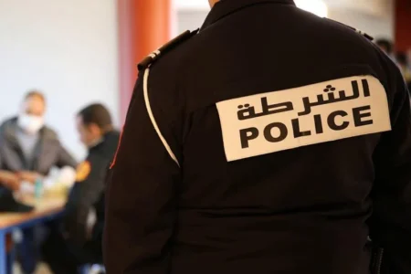 شخص يهاجم شرطيا بالسلاح الأبيض بوجدة