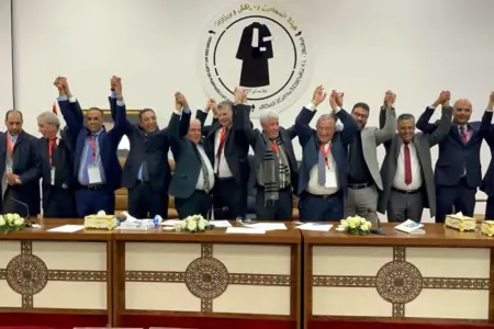 الزياني يحذّر من محاولات تفكيك الجسم المهني ويحث المحامين على الوحدة واليقظة