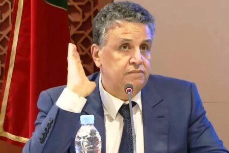 وهبي يُلقي المنديل: “سامحوني يا محامين.. اختلفنا كثيرًا، لكني راجع للمحكمة.. راجع!”